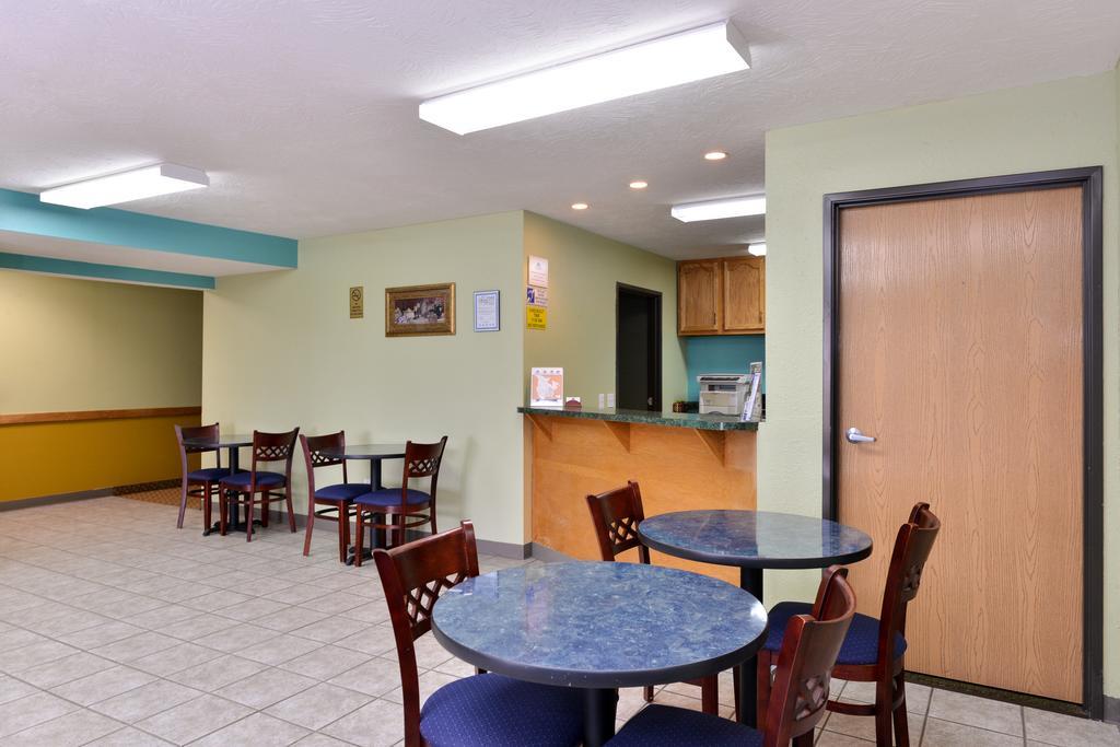 Americas Best Value Inn - Seymour Экстерьер фото