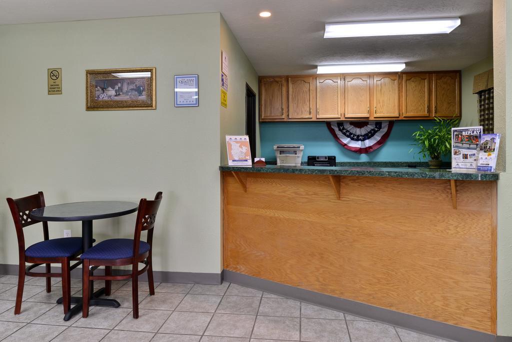 Americas Best Value Inn - Seymour Экстерьер фото